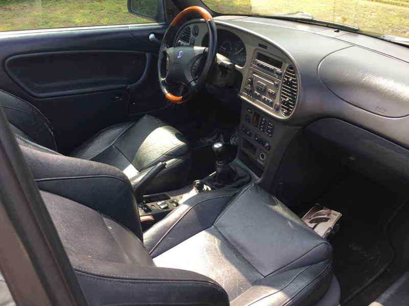 Illustration for article titled For $2,200, Would You Buy This Friggin’ 2001 Saab 9-3 Viggen?